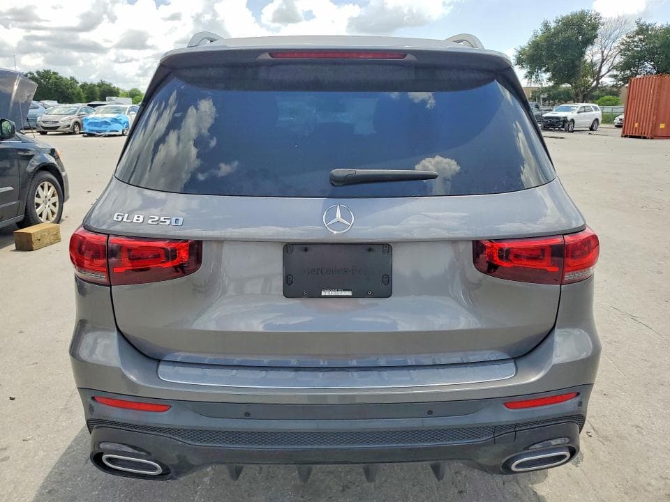2023 MERCEDES-BENZ GLB 250 6