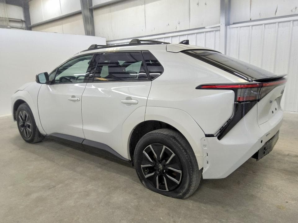 2026 TOYOTA BZ XLE PLUS 2