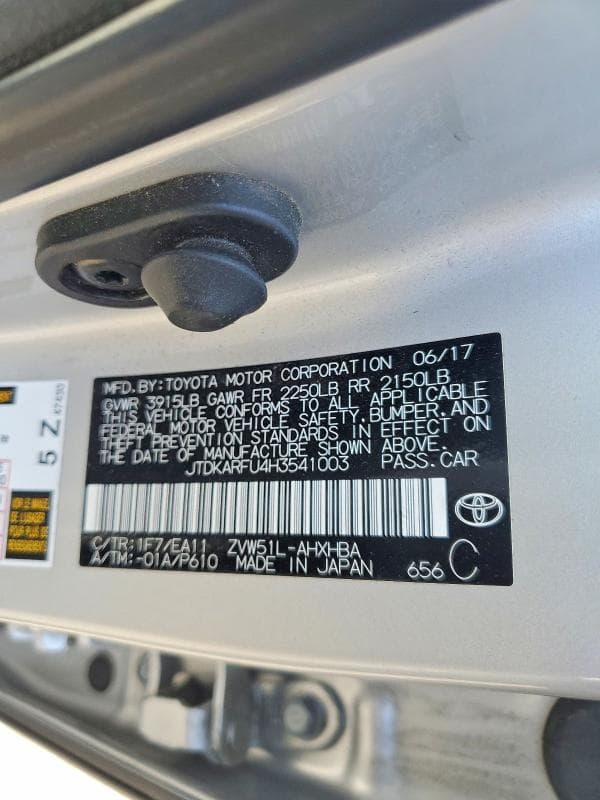 2017 TOYOTA PRIUS THREE TOURING 12