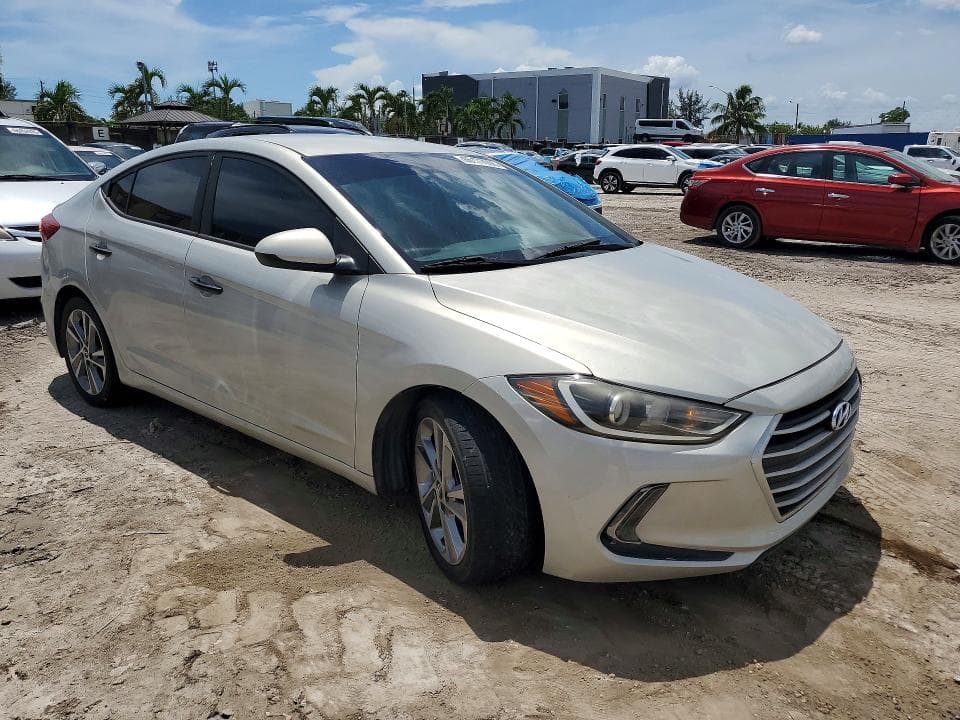 2017 HYUNDAI ELANTRA SE 4