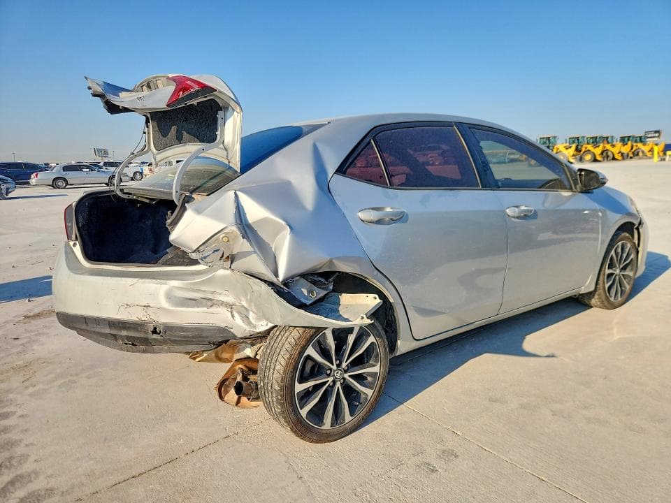 2017 TOYOTA COROLLA SE 3