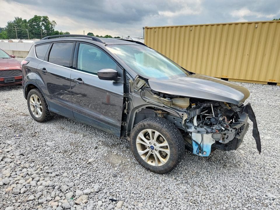2017 FORD ESCAPE SE 4