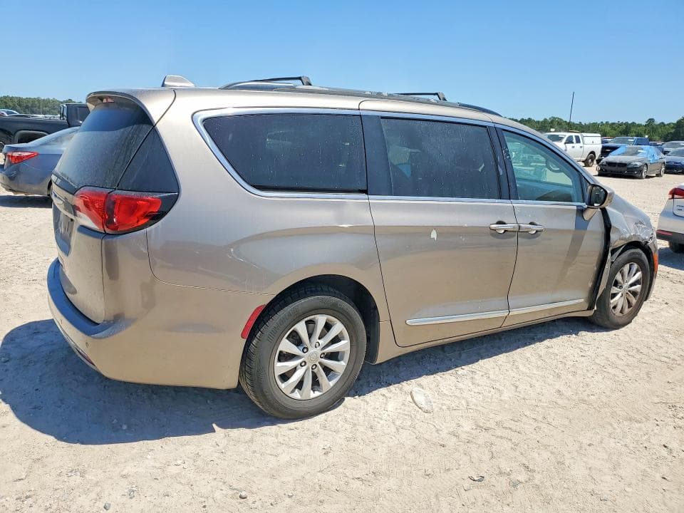 2017 CHRYSLER PACIFICA TOURING L 3