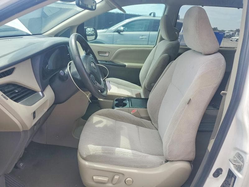 2020 TOYOTA SIENNA LE 7