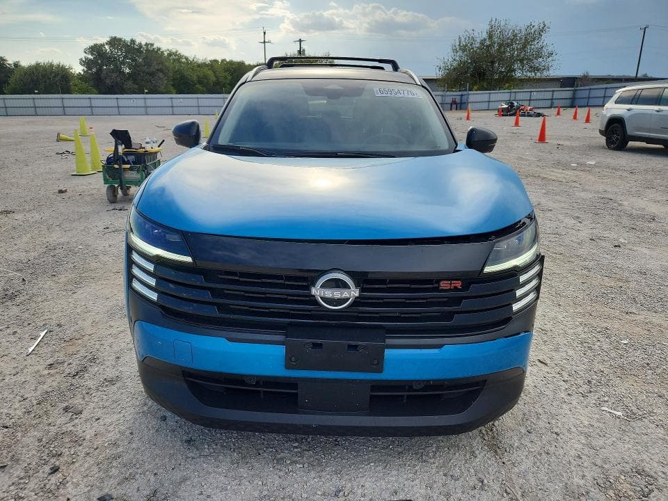 2025 NISSAN KICKS SR 5