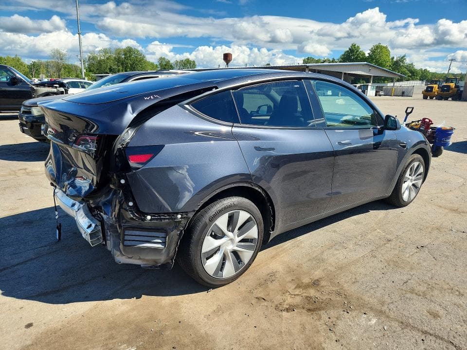 2024 TESLA MODEL Y 3