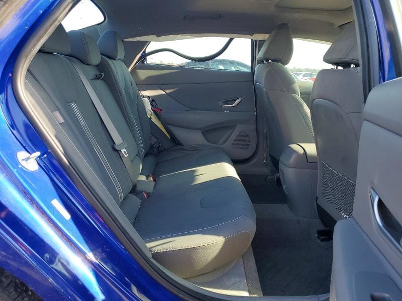 2025 HYUNDAI ELANTRA SEL 11