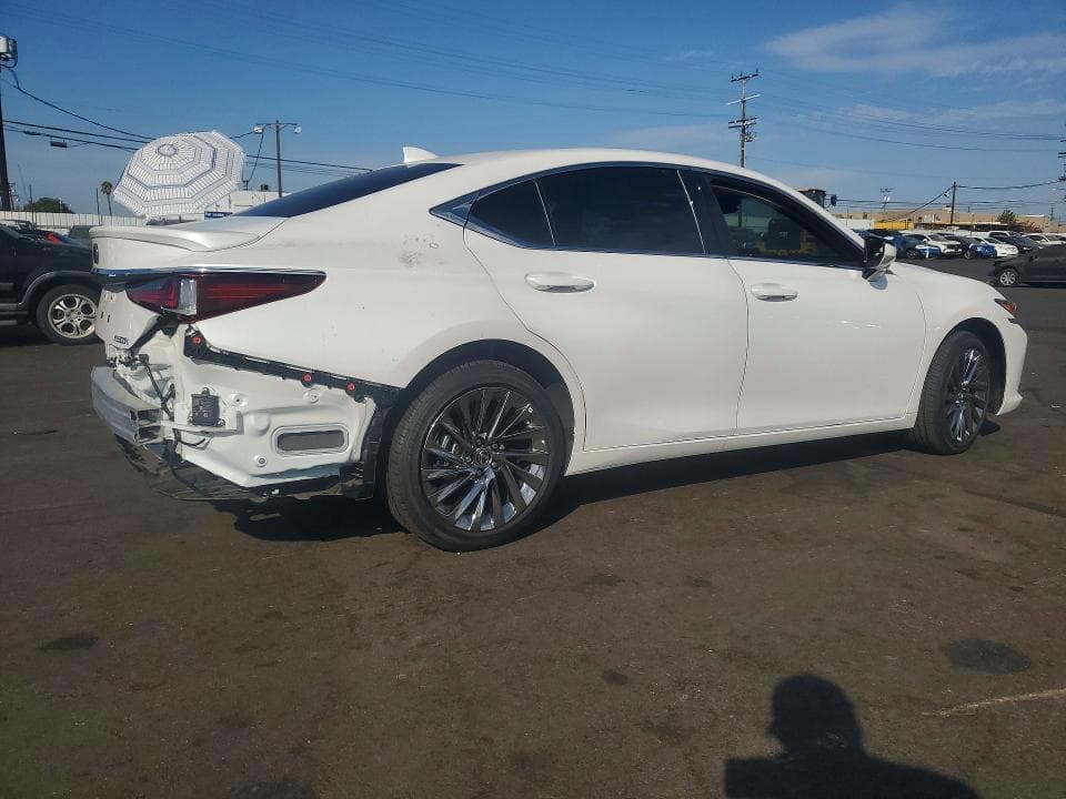 2025 LEXUS ES 300H LUXURY 3