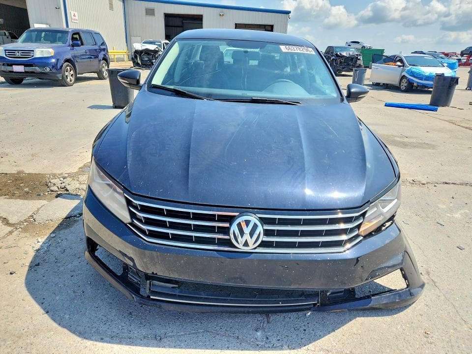 2018 VOLKSWAGEN PASSAT S 5