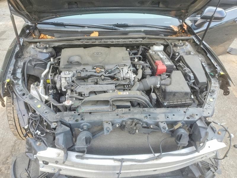 2019 TOYOTA CAMRY SE 11