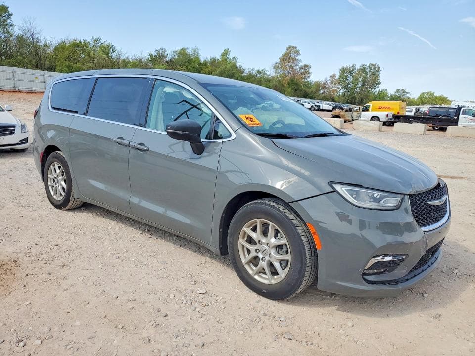 2023 CHRYSLER PACIFICA TOURING L 4