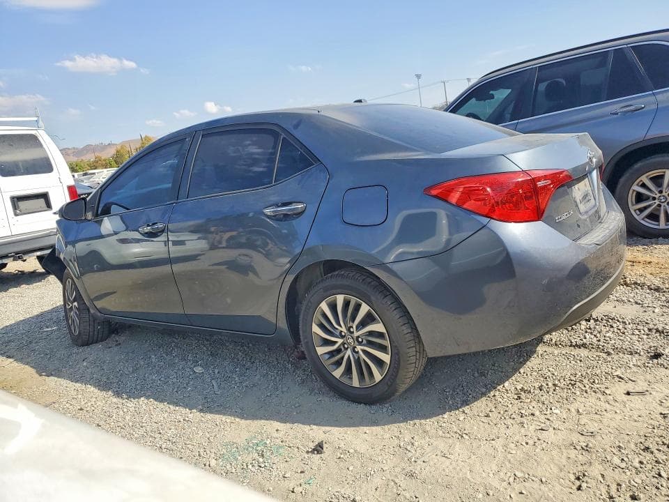 2018 TOYOTA COROLLA XLE 2