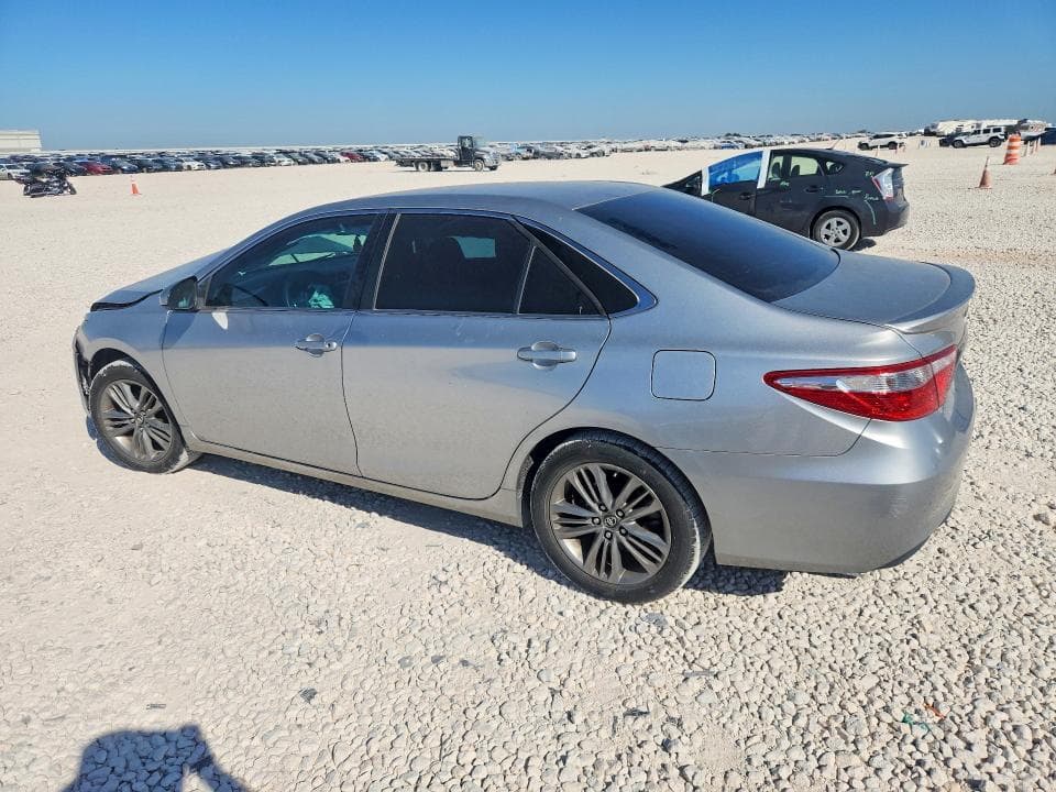2017 TOYOTA CAMRY SE 2