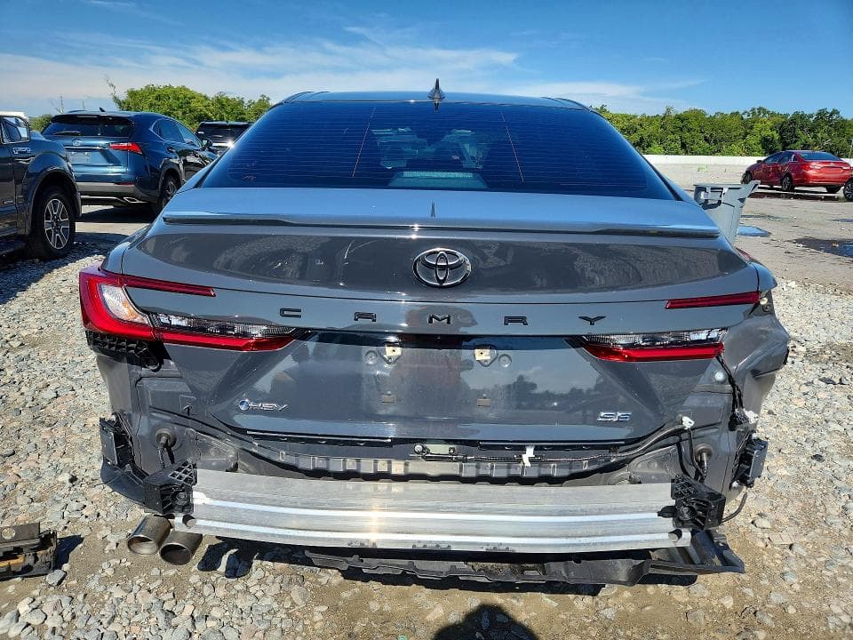 2025 TOYOTA CAMRY SE 6