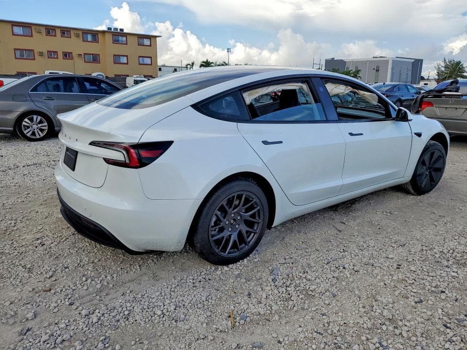 2026 TESLA MODEL 3 3