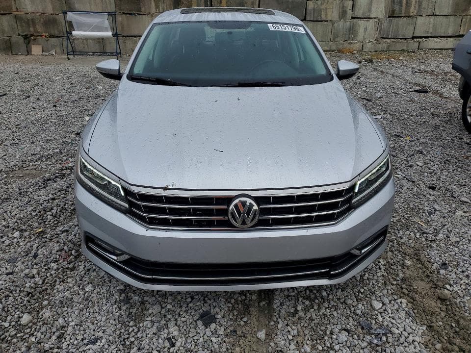2017 VOLKSWAGEN PASSAT SE 5
