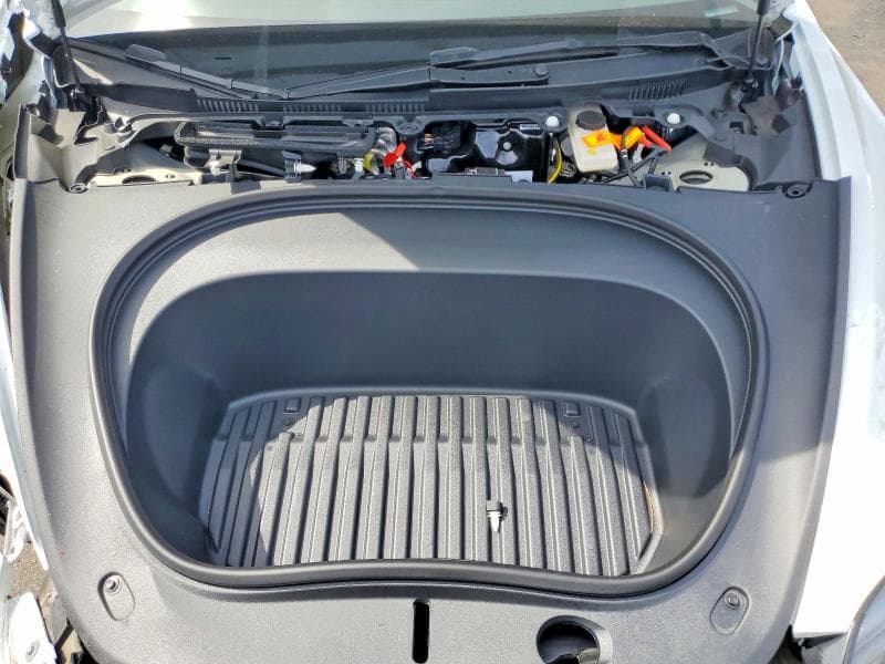 2026 TESLA MODEL 3 11