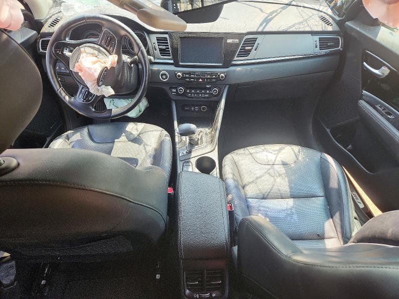 2019 KIA NIRO TOURING 8
