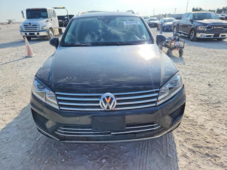 2017 VOLKSWAGEN TOUAREG EXECUTIVE 5