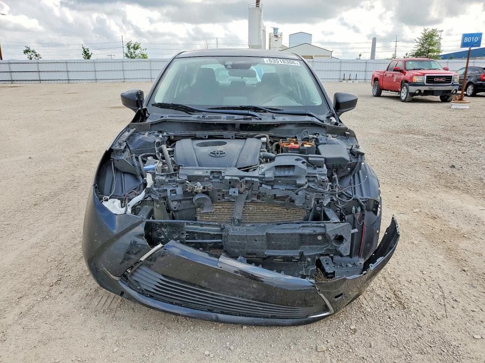 2017 TOYOTA YARIS IA BASE 5