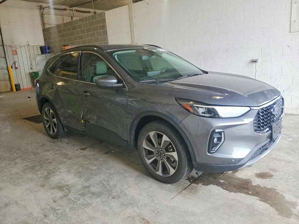 2023 FORD ESCAPE PLATINUM 4