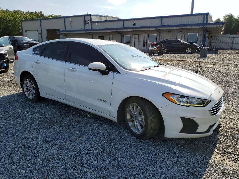 2019 FORD FUSION SE 4