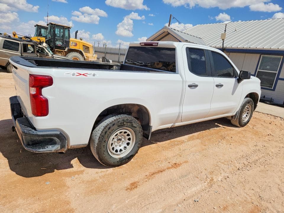 2023 CHEVROLET SILVERADO K1500 3