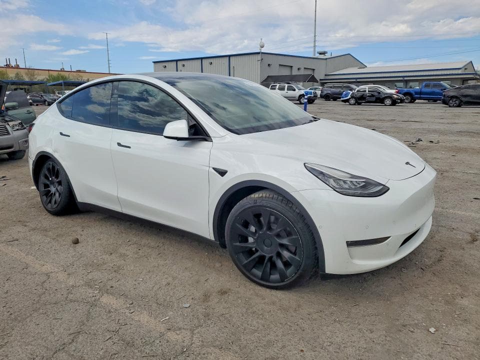 2022 TESLA MODEL Y 4