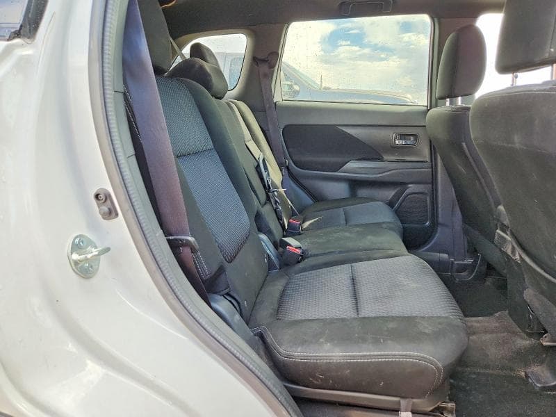 2018 MITSUBISHI OUTLANDER SE 11