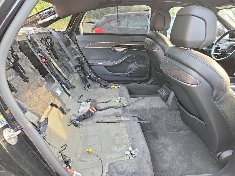 2023 AUDI A8 L 10