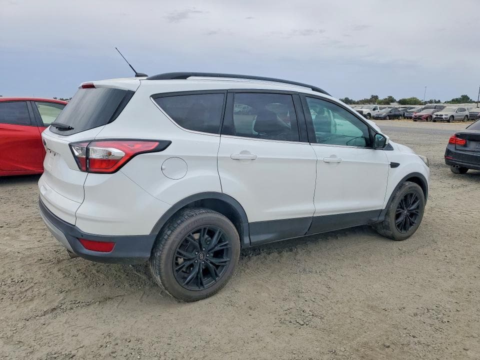 2017 FORD ESCAPE SE 3