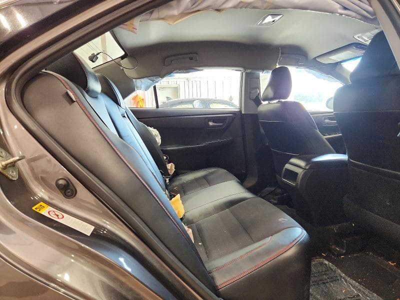 2017 TOYOTA CAMRY SE 10