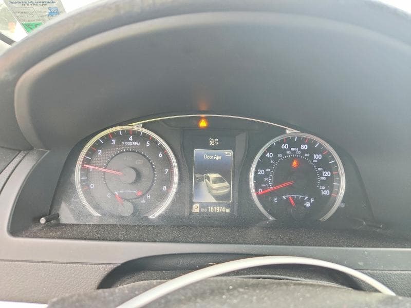 2017 TOYOTA CAMRY SE 9