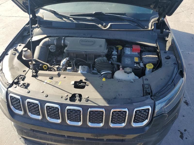 2024 JEEP COMPASS LATITUDE LUX 11