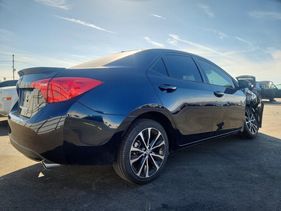 2018 TOYOTA COROLLA XSE 3