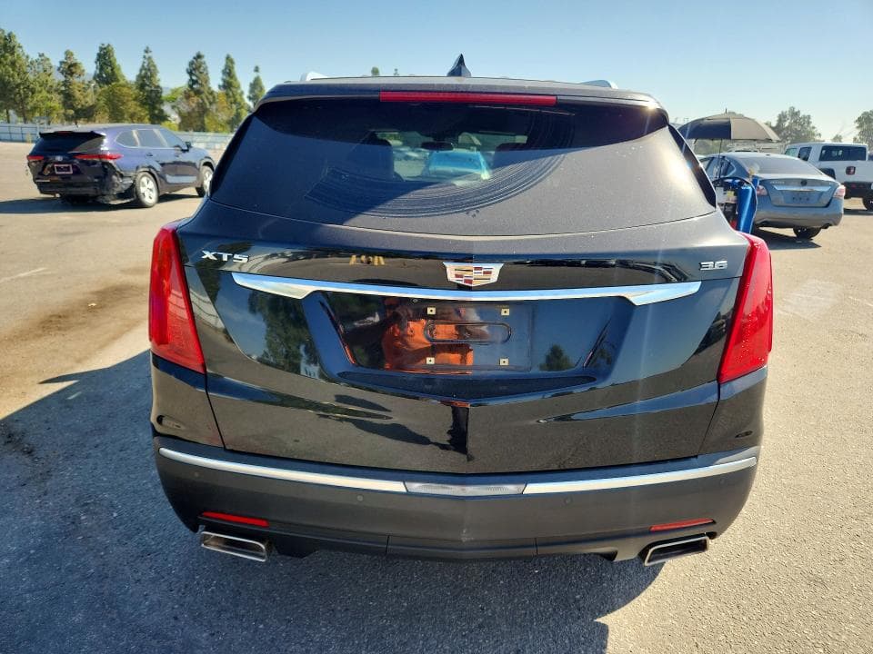 2017 CADILLAC XT5 6