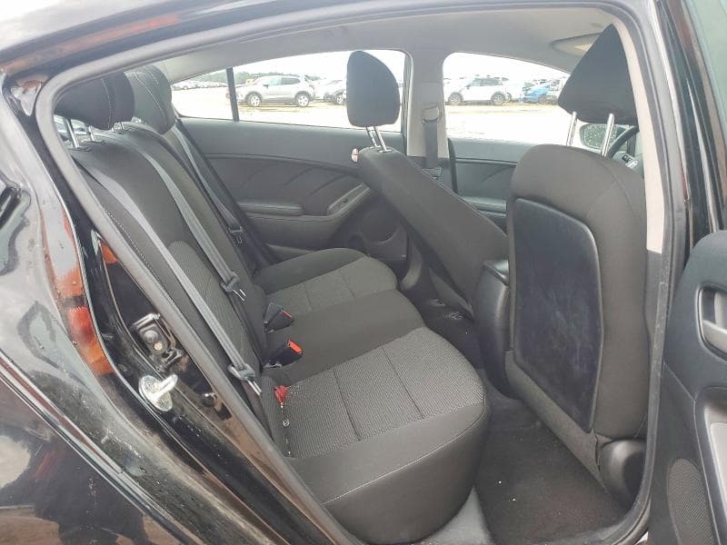 2017 KIA FORTE LX 10