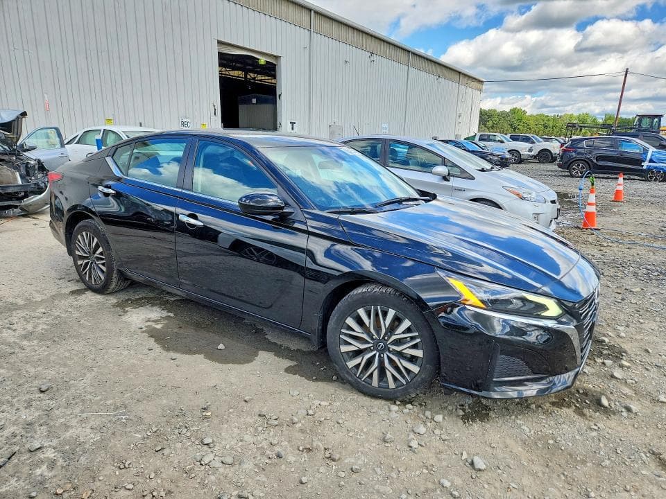 2023 NISSAN ALTIMA SV 4