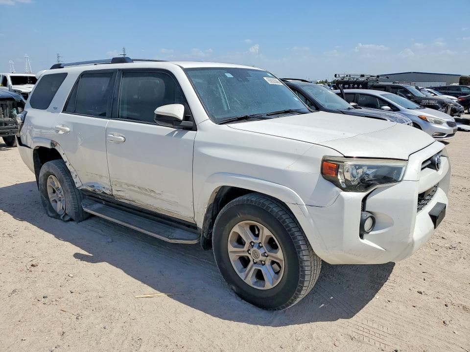 2020 TOYOTA 4RUNNER SR5 4