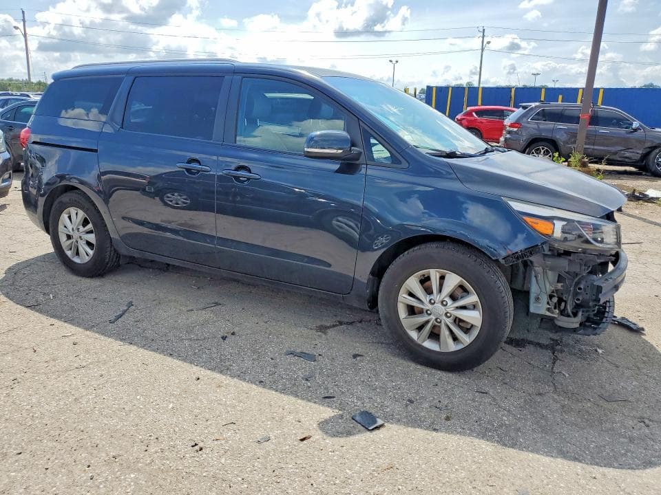 2017 KIA SEDONA LX 4