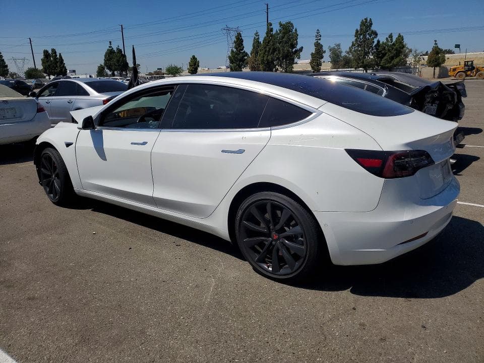 2018 TESLA MODEL 3 2