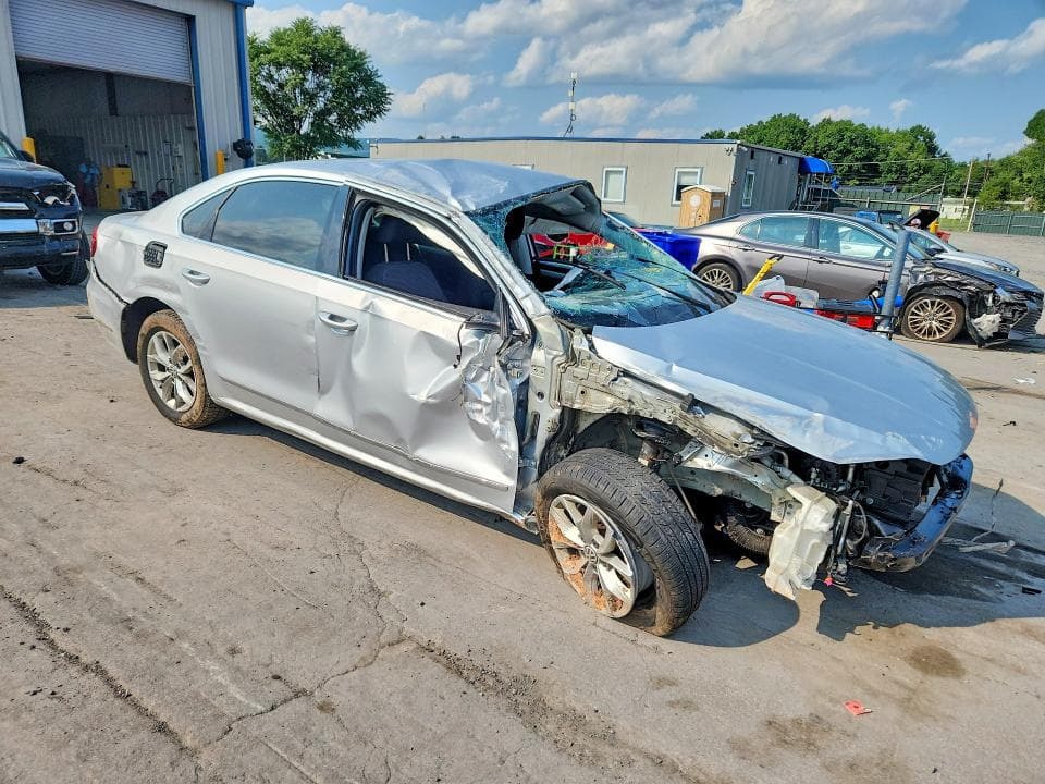 2017 VOLKSWAGEN PASSAT S 4