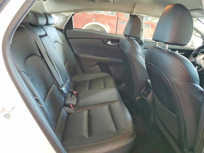 2019 KIA FORTE EX 10