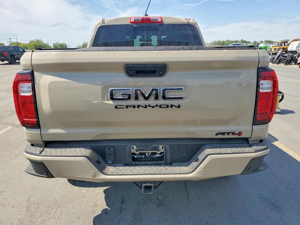 2024 GMC CANYON AT4 6