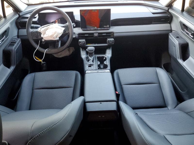 2026 TOYOTA RAV4 XLE PREMIUM 8