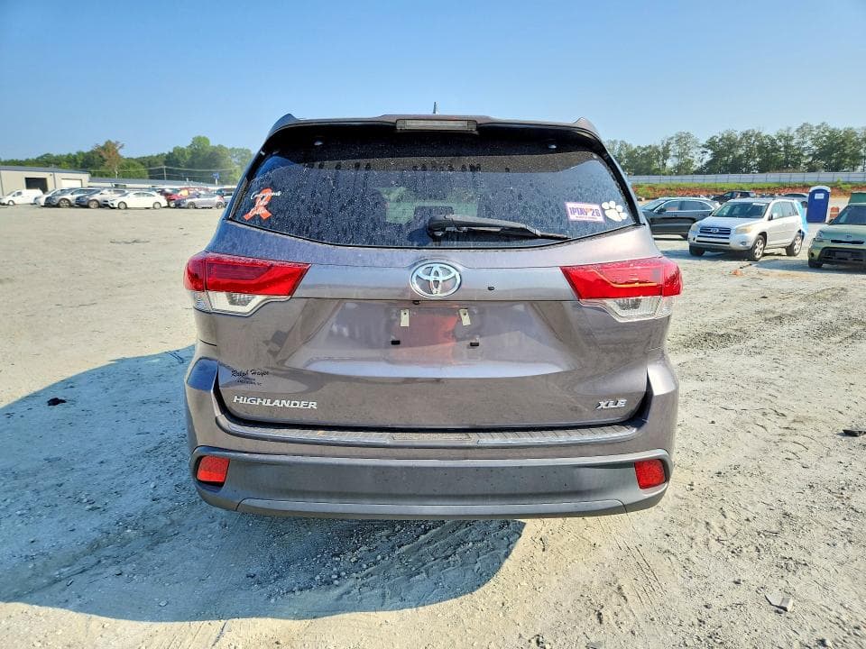 2019 TOYOTA HIGHLANDER XLE 6