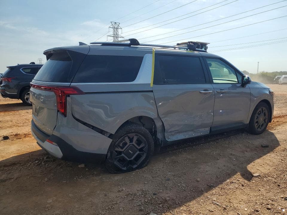 2025 KIA CARNIVAL EX 3