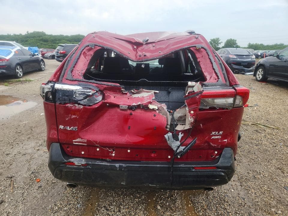 2019 TOYOTA RAV4 XLE 6