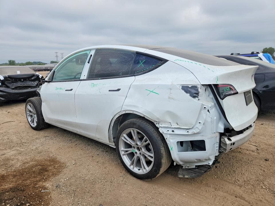 2024 TESLA MODEL Y 2