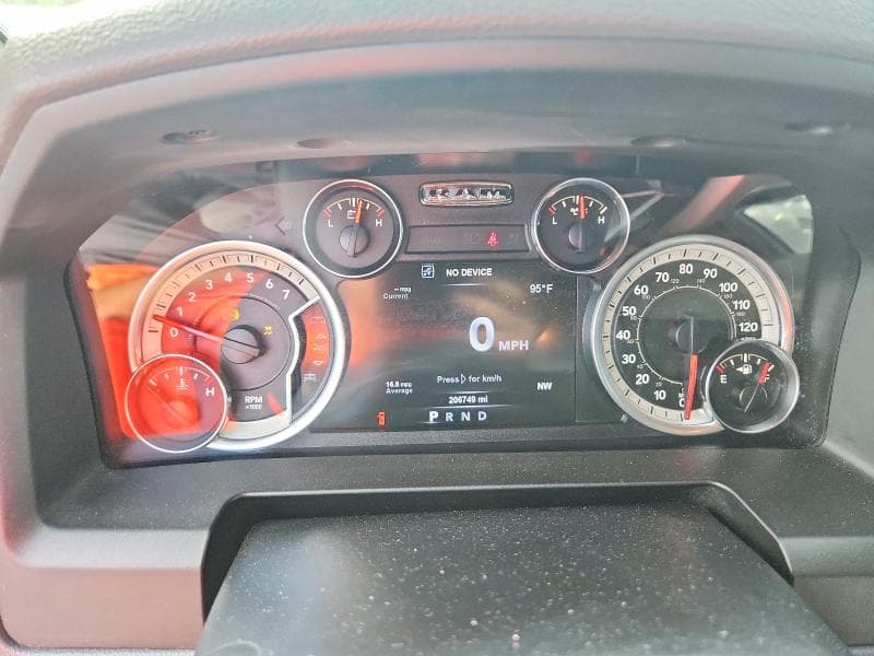 2017 RAM 1500 SLT 9